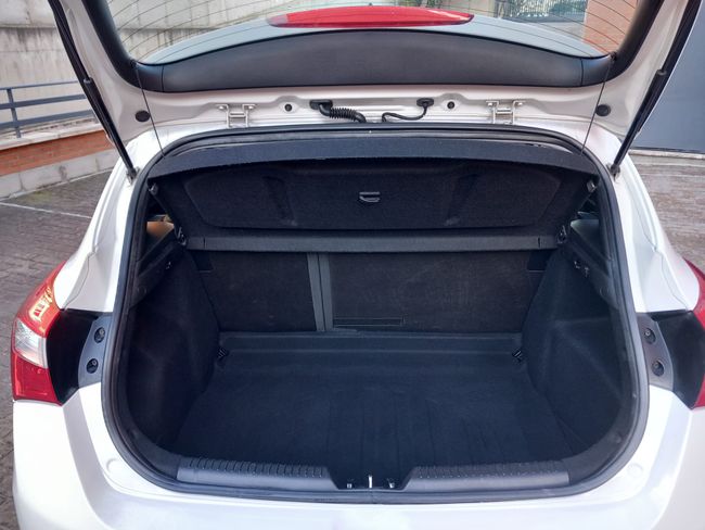 Hyundai i30 5p 1.6 GDI 135 CV BlueDrive Style Sport  - Foto 13