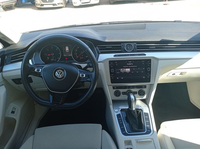 Volkswagen Passat 1.6 TDI 120CV DSG ADVANCE VARIANT   - Foto 13