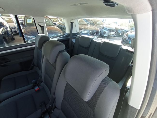 Volkswagen Touran 1.6 TDI 105CV   - Foto 19