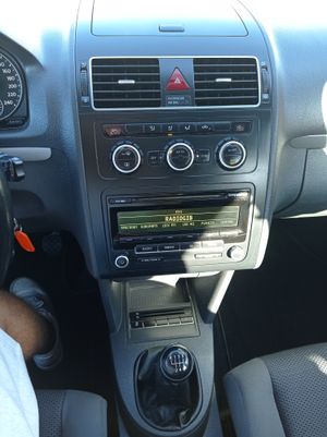 Volkswagen Touran 1.6 TDI 105CV   - Foto 16