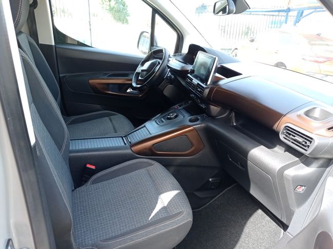 Peugeot Rifter GT LINE LONG BLUEHDI 96KW EAT8 MONOVOLUMEN AUT   - Foto 16