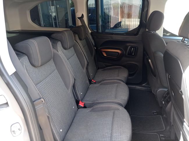 Peugeot Rifter GT LINE LONG BLUEHDI 96KW EAT8 MONOVOLUMEN AUT   - Foto 13