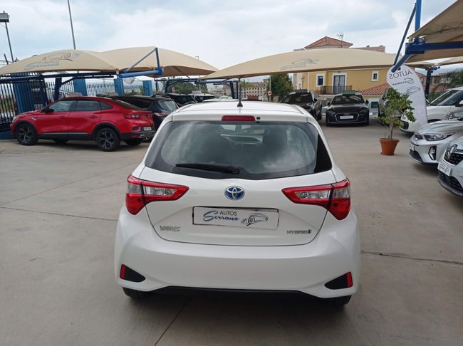 Toyota Yaris 1.5 100h Active 100CV   - Foto 6
