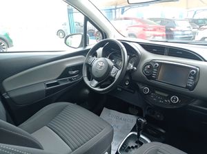 Toyota Yaris 1.5 100h Active 100CV   - Foto 11