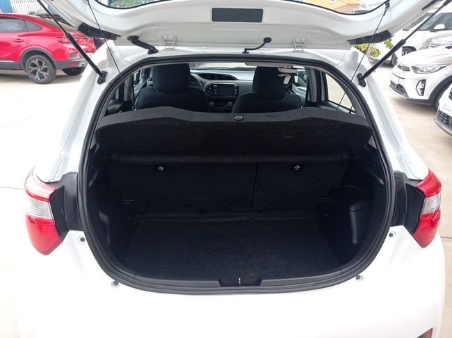 Toyota Yaris 1.5 100h Active 100CV   - Foto 9