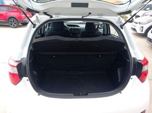 Toyota Yaris 1.5 100h Active 100CV   - Foto 9