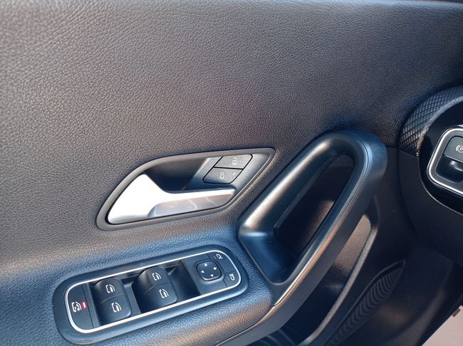Mercedes Clase A 1.3 180 BUSINESS SOLUTION ESSENTIAL   - Foto 24