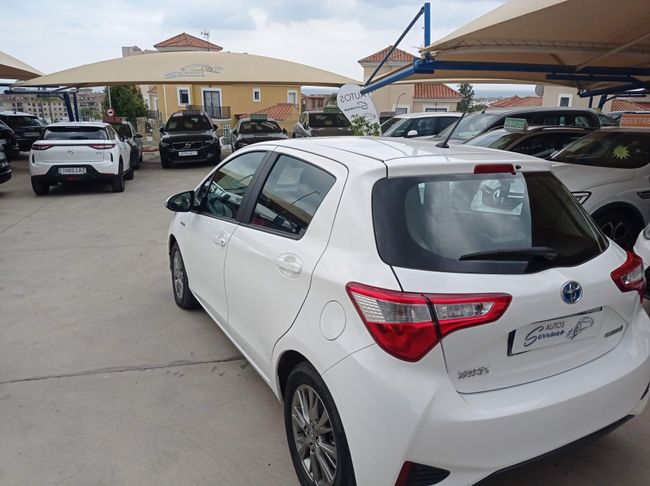 Toyota Yaris 1.5 100h Active 100CV   - Foto 6