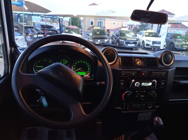 Land-Rover Defender 110 SW E todoterreno 122CV 5P manual  - Foto 16