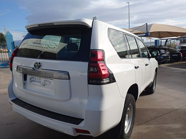 Toyota Land Cruiser 2.8 D-4D GX  - Foto 4