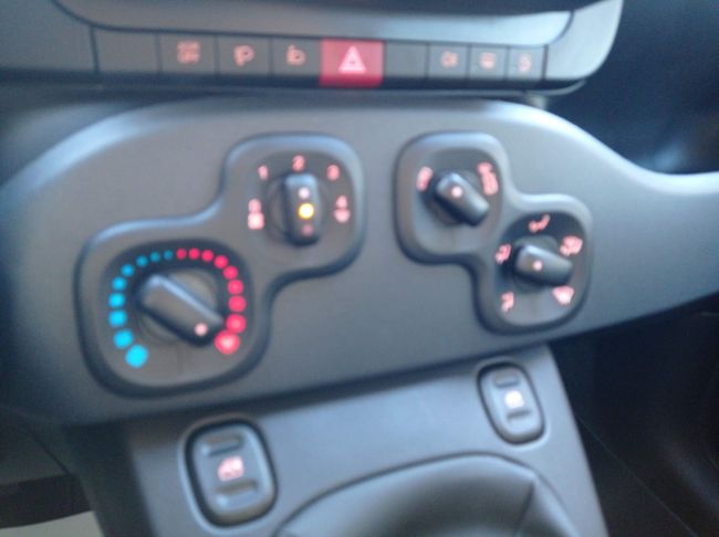 Fiat Panda 1.0 CITY HYBRID 1.0 GSE 70CV  - Foto 19