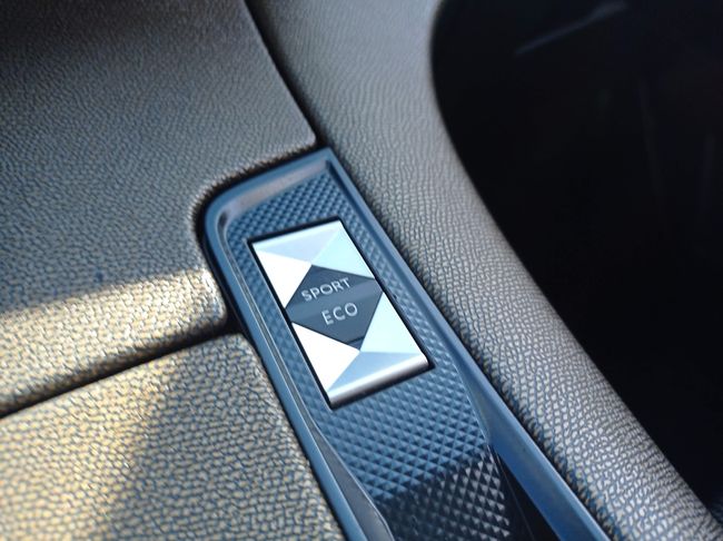 DS DS 7 Crossback BlueHDi DE 96kW (130CV) AT Bastille +  - Foto 23