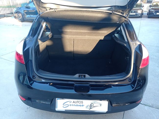 Renault Megane 1.9 dCi 130CV  - Foto 11