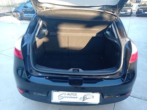 Renault Megane 1.9 dCi 130CV  - Foto 11