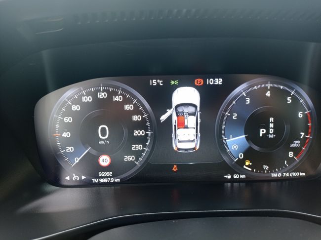 Volvo XC40 T2 Essential Automático  - Foto 12