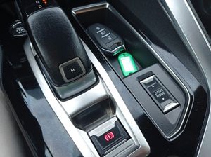 Peugeot 3008 Allure Pack BlueHDi 130 S&S EAT8  - Foto 20