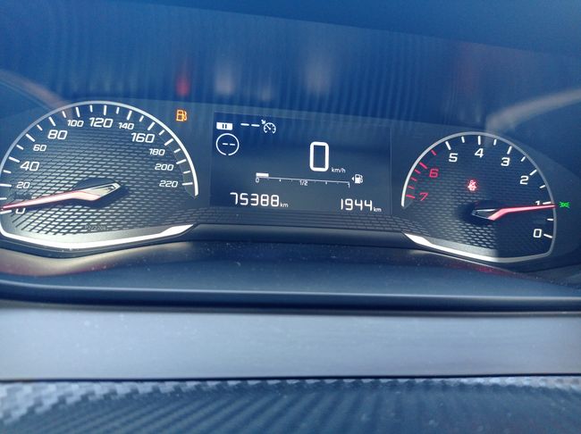 Peugeot 2008 Active BlueHDI 81kW (110CV)  - Foto 14