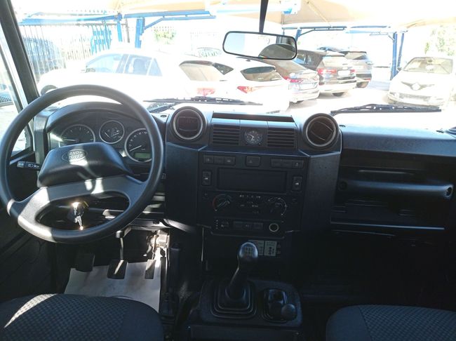 Land-Rover Defender Defender 90 SW E  - Foto 21
