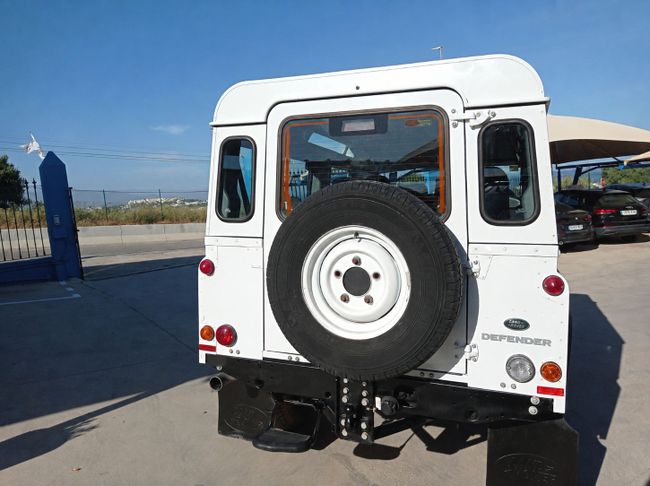 Land-Rover Defender Defender 90 SW E  - Foto 12