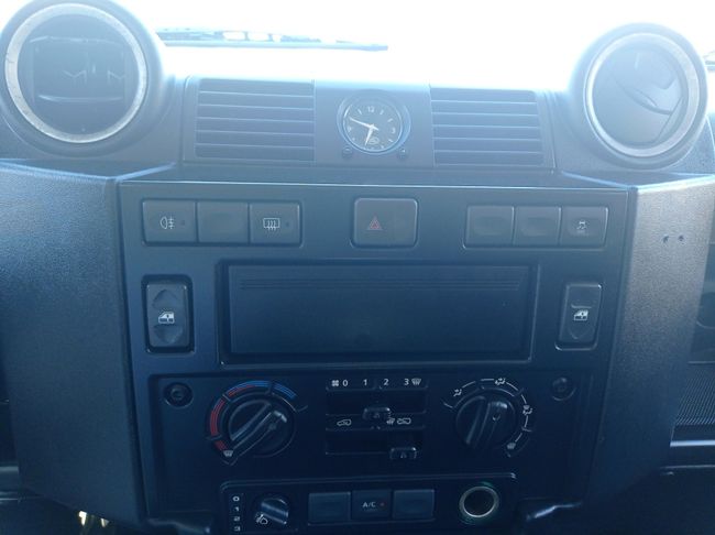 Land-Rover Defender Defender 90 SW E  - Foto 16