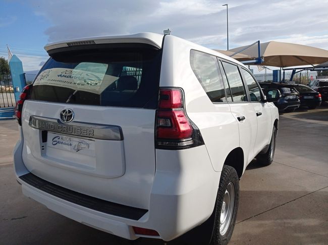 Toyota Land Cruiser 100 2.8 D-4D GX  - Foto 4