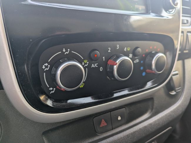 Renault Trafic FURGON 29 L1 H2 Energy BluedCi 107 kW  - Foto 23