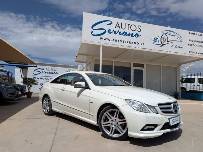 Mercedes Clase E E 220 CDI BlueEFFICIENCY Coupé  - Foto 2