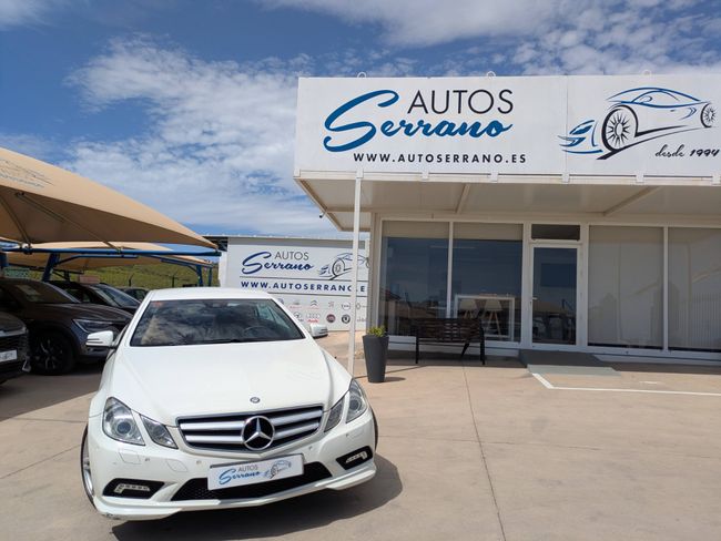 Mercedes Clase E E 220 CDI BlueEFFICIENCY Coupé  - Foto 3