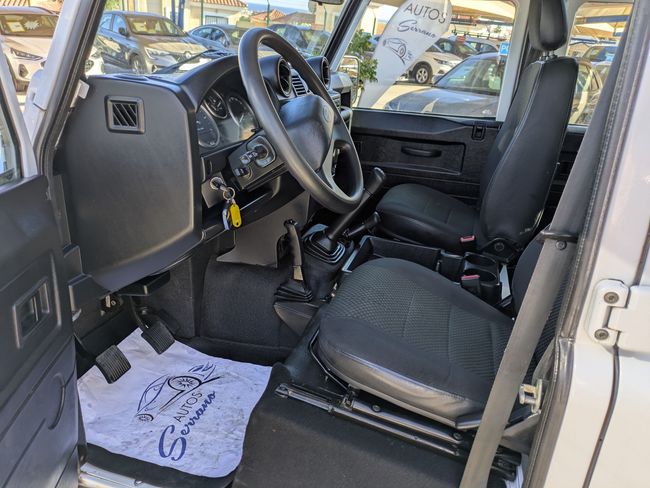 Land-Rover Defender 110 SW E  - Foto 16
