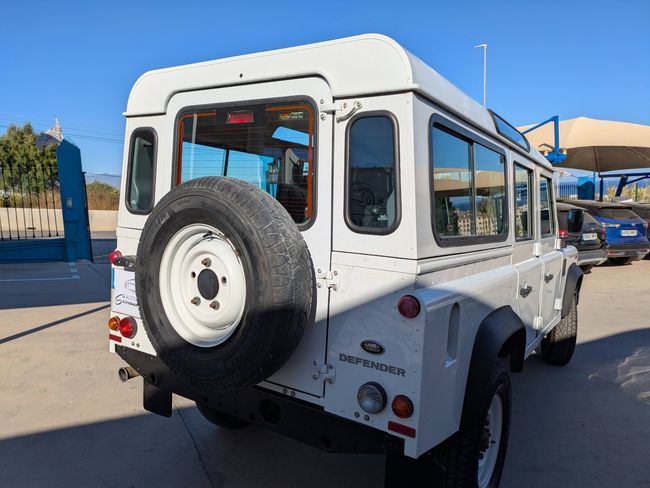 Land-Rover Defender 110 SW E  - Foto 10