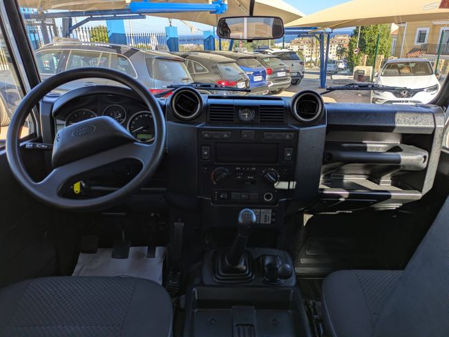 Land-Rover Defender 110 SW E  - Foto 15