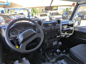 Land-Rover Defender 110 SW E  - Foto 14