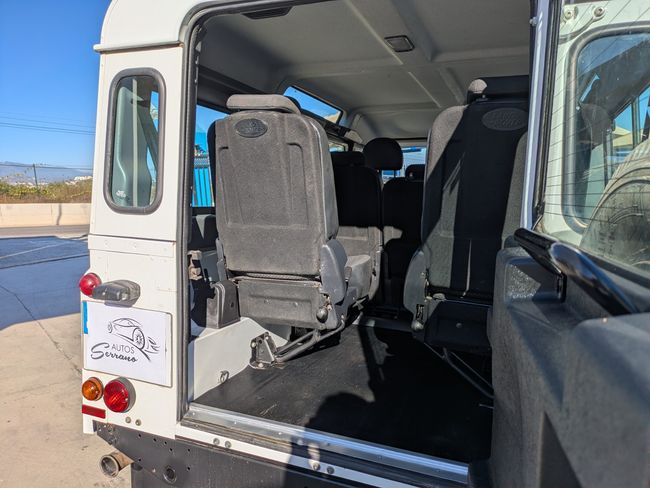 Land-Rover Defender 110 SW E  - Foto 12