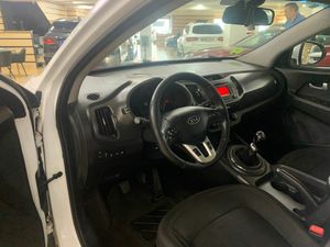 Kia Sportage 1.6 GDI DRIVE 4X2  - Foto 17