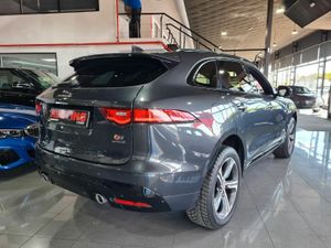 Jaguar F-Pace Jaguar F-Pace 3.0 D S 4WD Aut. 300Hp ... Pano LED-Xenon Navi Sport-Leather Camera KeylessGo Klima PDC   - Foto 3