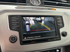 Volkswagen Passat 1.6 tdi VARIANT DSG   - Foto 17