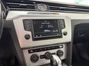 Volkswagen Passat 1.6 tdi VARIANT DSG   - Foto 16