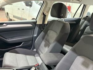 Volkswagen Passat 1.6 tdi VARIANT DSG   - Foto 20