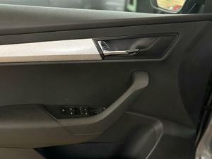 Skoda Karoq 1.5 TSI 110KW (150CV) DSG ACT AMBITION PACK DISEÑO PLUS^PACK MULTIMEDIA M^  - Foto 25
