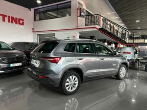 Skoda Karoq 1.5 TSI 110KW (150CV) DSG ACT AMBITION PACK DISEÑO PLUS^PACK MULTIMEDIA M^  - Foto 3