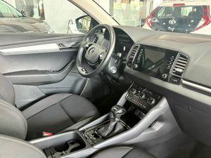 Skoda Karoq 1.5 TSI 110KW (150CV) DSG ACT AMBITION PACK DISEÑO PLUS^PACK MULTIMEDIA M^  - Foto 28