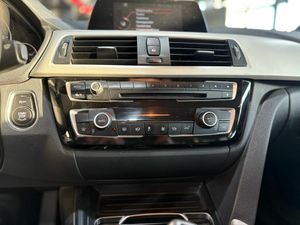 BMW Serie 3 318D TOURING AUT   - Foto 20