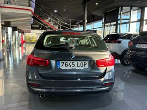 BMW Serie 3 318D TOURING AUT   - Foto 4