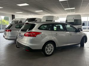 Ford Focus 1.5 tdci 95cv st  - Foto 6