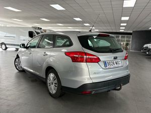 Ford Focus 1.5 tdci 95cv st  - Foto 8