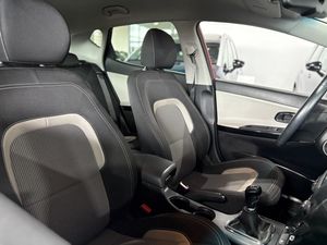 Kia Ceed 1.4 CRDi WGT Business   - Foto 13