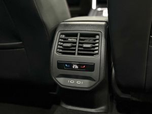 Seat Leon FR 1.0 ETSI 81KW DSG-7 S&S FR 25 ANIV 1.0 ETSI 81KW DSG-7 S&S FR 25 ANIV  - Foto 31