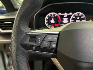 Seat Leon FR 1.0 ETSI 81KW DSG-7 S&S FR 25 ANIV 1.0 ETSI 81KW DSG-7 S&S FR 25 ANIV  - Foto 13