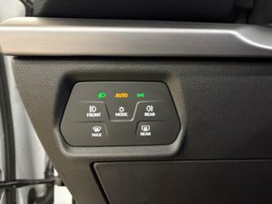 Seat Leon FR 1.0 ETSI 81KW DSG-7 S&S FR 25 ANIV 1.0 ETSI 81KW DSG-7 S&S FR 25 ANIV  - Foto 17