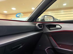 Seat Leon FR 1.0 ETSI 81KW DSG-7 S&S FR 25 ANIV 1.0 ETSI 81KW DSG-7 S&S FR 25 ANIV  - Foto 18